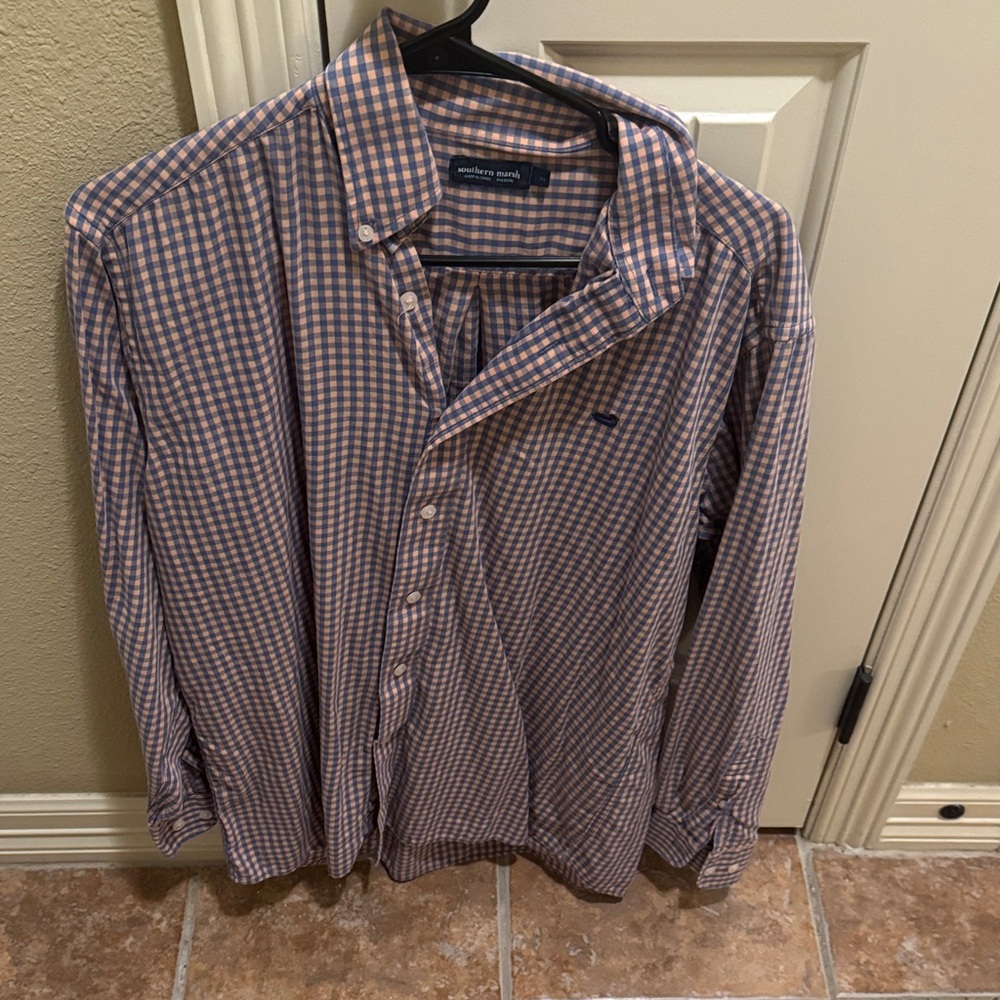 Southern Marsh Men's Checkered Button-Down Shirt